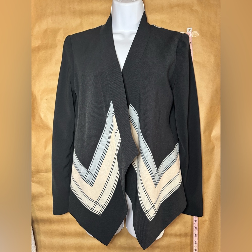 BCBMAX Open style blazer in size XS Navy Blue w/ accent colors.